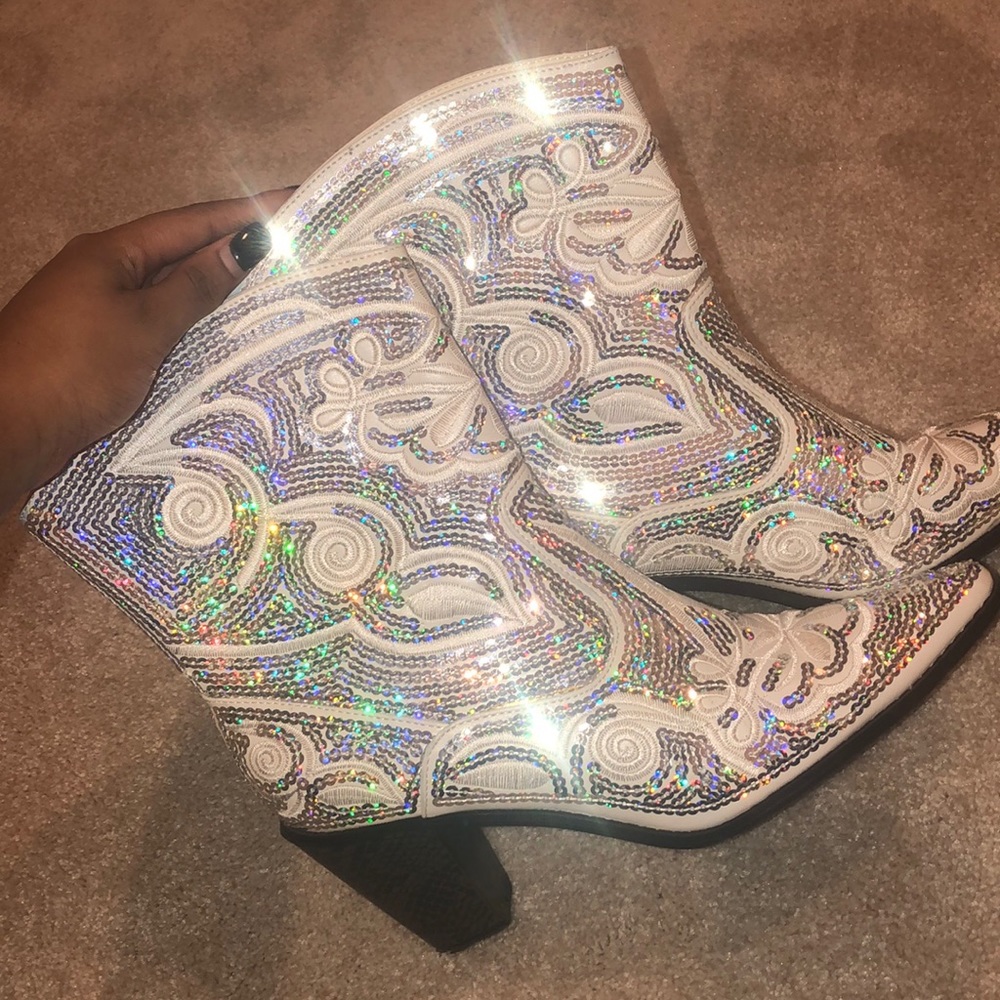 White Helens Heart White Sparkly Cowboy Boots